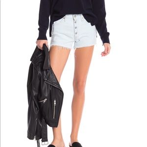 NWT Levi’s 501 cut off Jean blue high rise Shorts